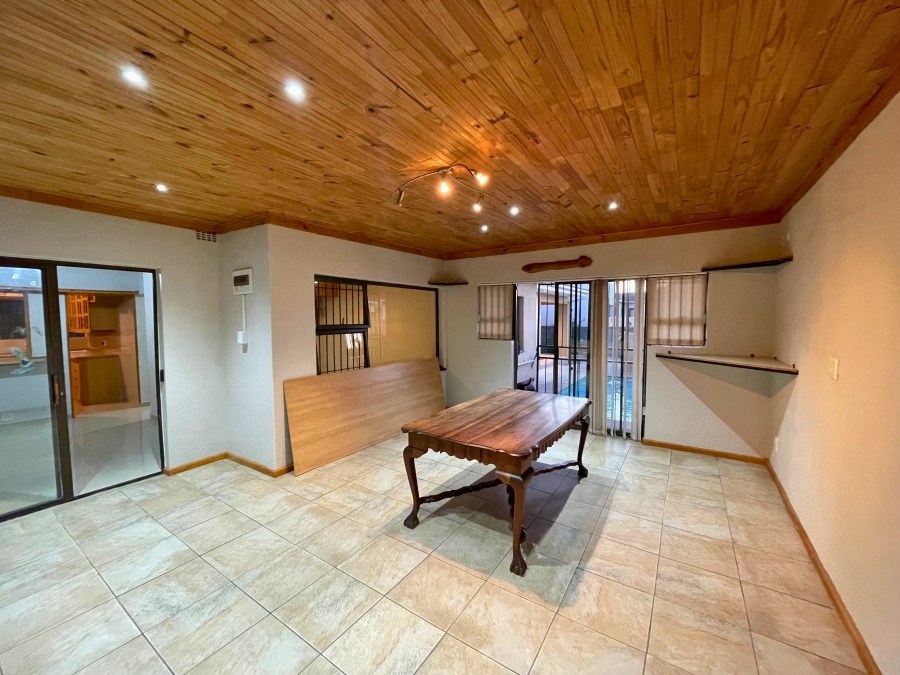 To Let 2 Bedroom Property for Rent in Peerless Park North Western Cape
